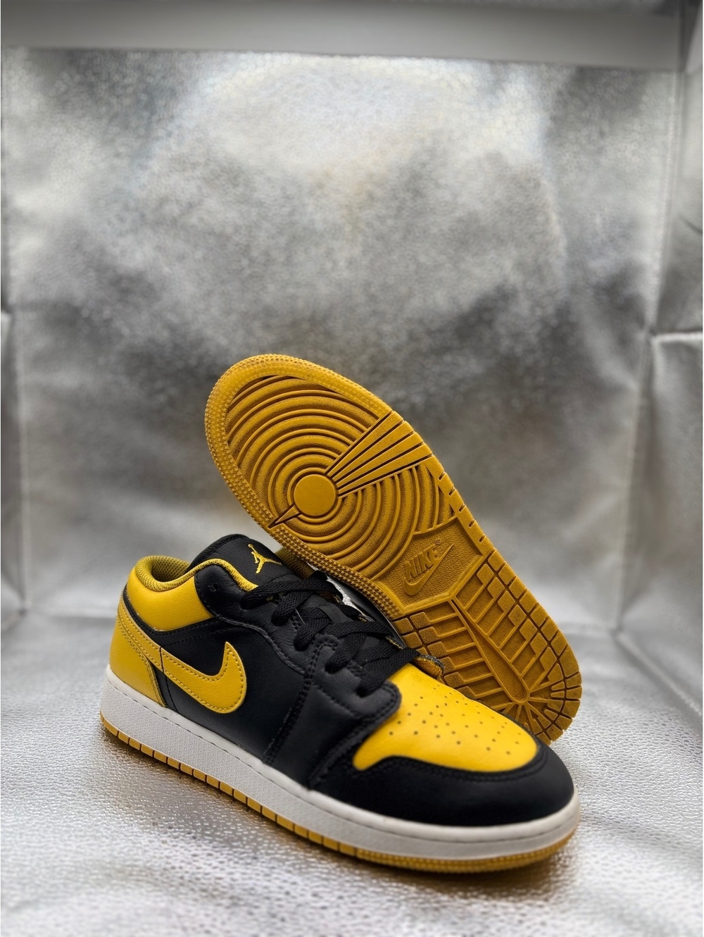 Air Jordan 1 low SE yellow Orche GS